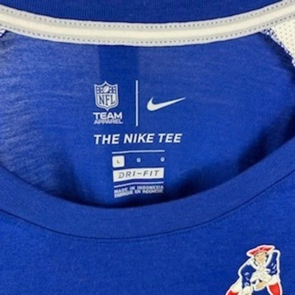 Nike NFL Patriots Men's Size Large Blue Dri-FIT‎ Long Sleeve Tee Shirt